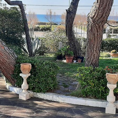 Appartamento In Villa Valentini, Fronte Mare, Giardino E Parcheggio Privato, Wifi, Dotato Di Tutti I Confort, Nel Golfo Di Gaeta Minturno Extérieur photo