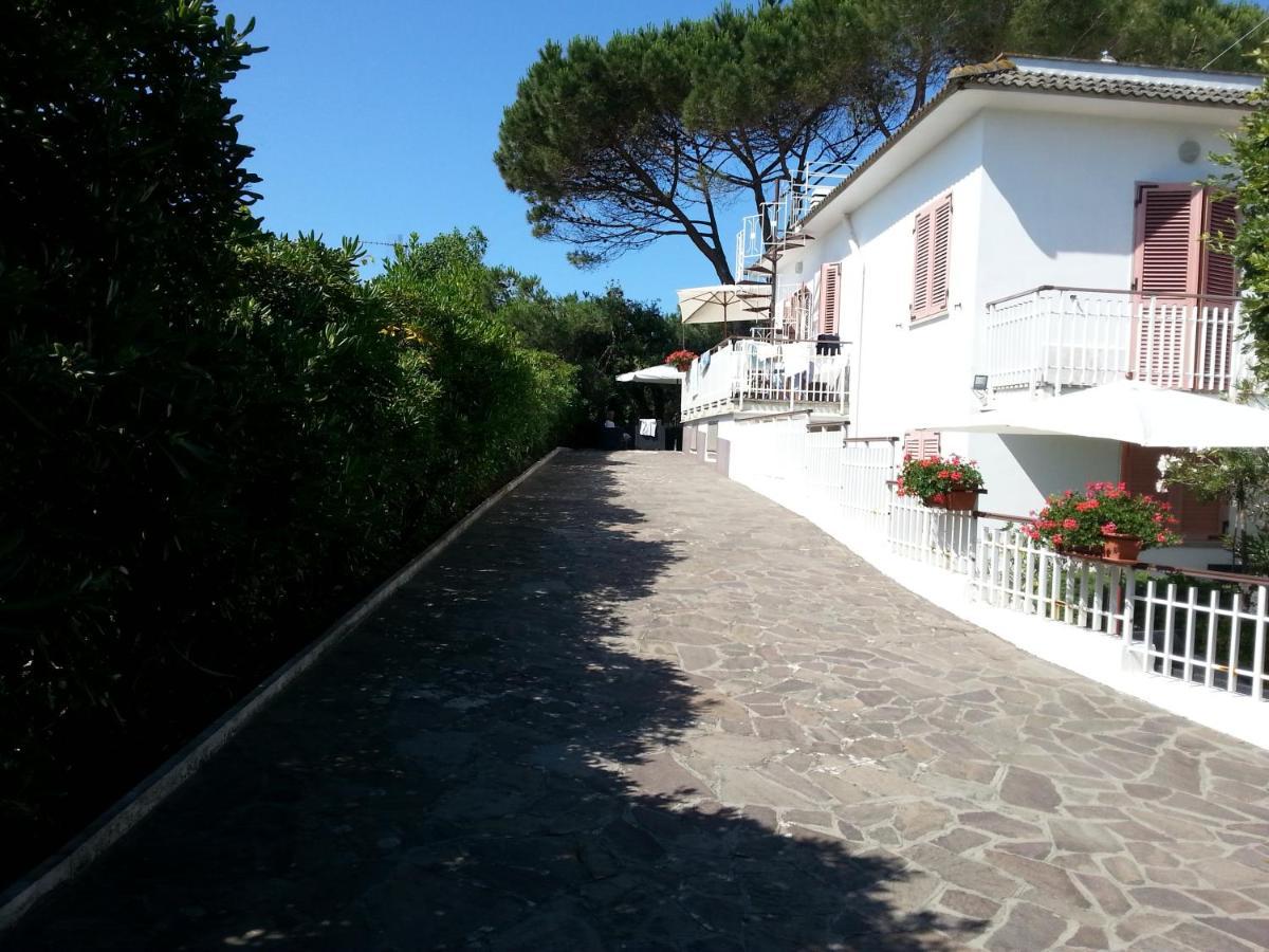 Appartamento In Villa Valentini, Fronte Mare, Giardino E Parcheggio Privato, Wifi, Dotato Di Tutti I Confort, Nel Golfo Di Gaeta Minturno Extérieur photo