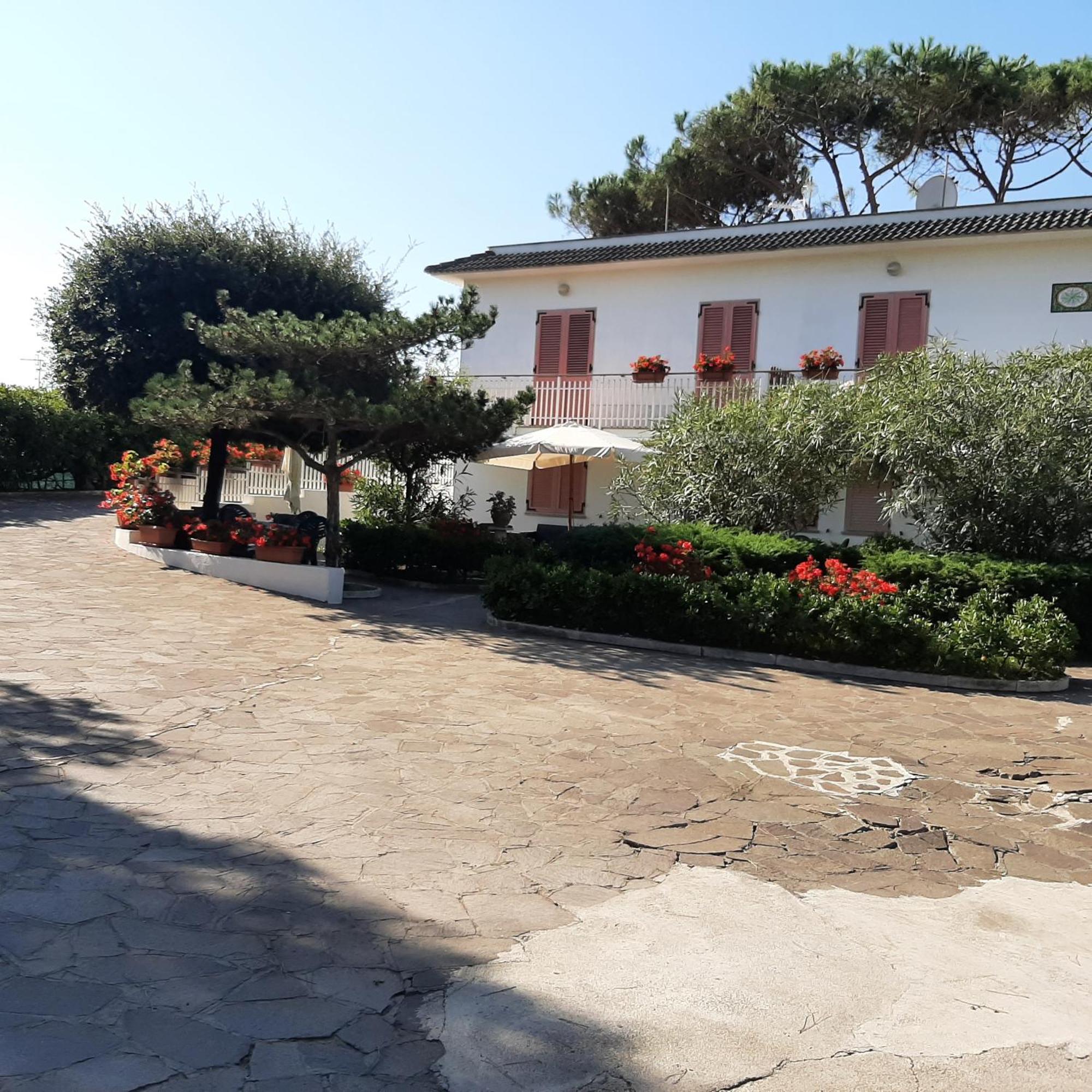 Appartamento In Villa Valentini, Fronte Mare, Giardino E Parcheggio Privato, Wifi, Dotato Di Tutti I Confort, Nel Golfo Di Gaeta Minturno Extérieur photo