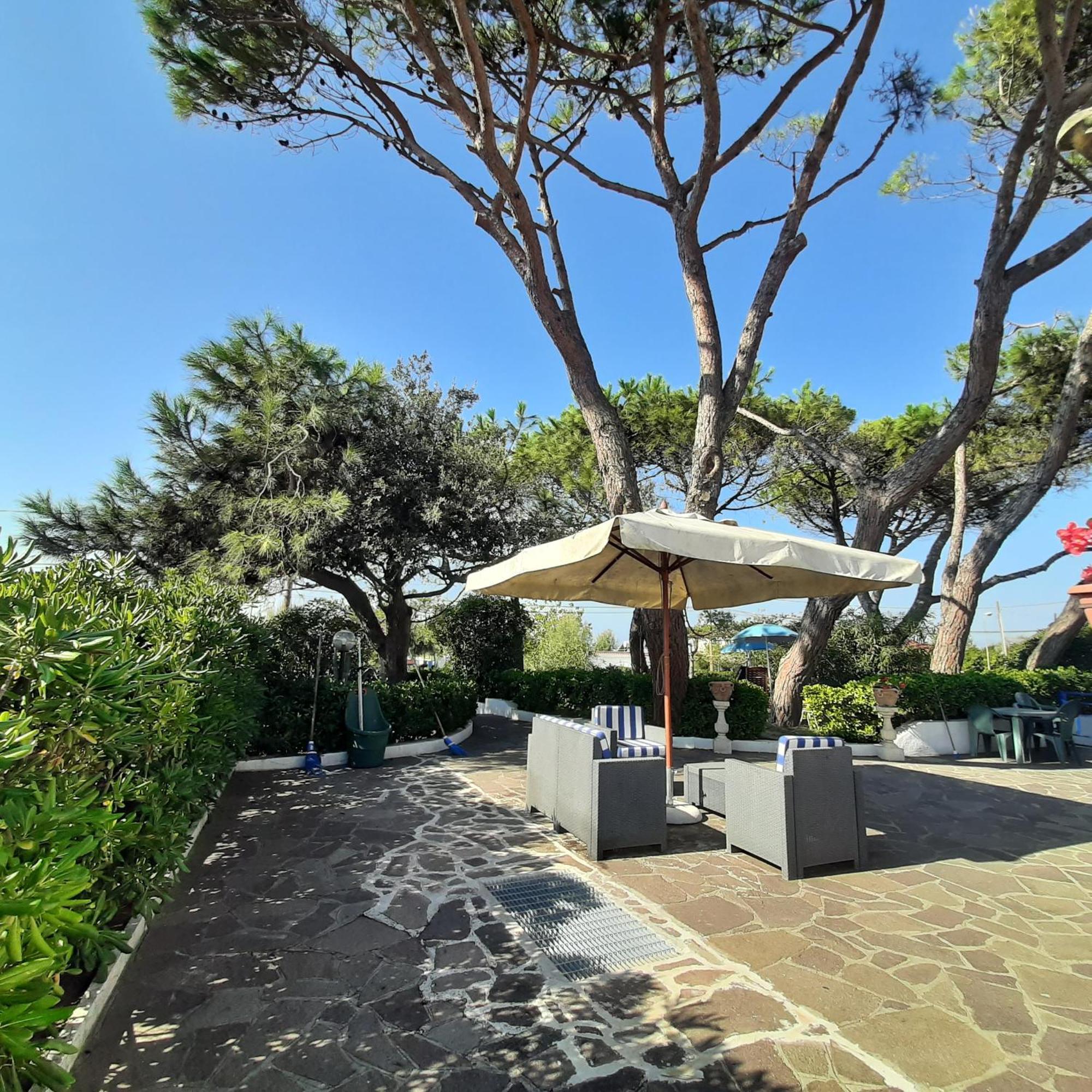 Appartamento In Villa Valentini, Fronte Mare, Giardino E Parcheggio Privato, Wifi, Dotato Di Tutti I Confort, Nel Golfo Di Gaeta Minturno Extérieur photo