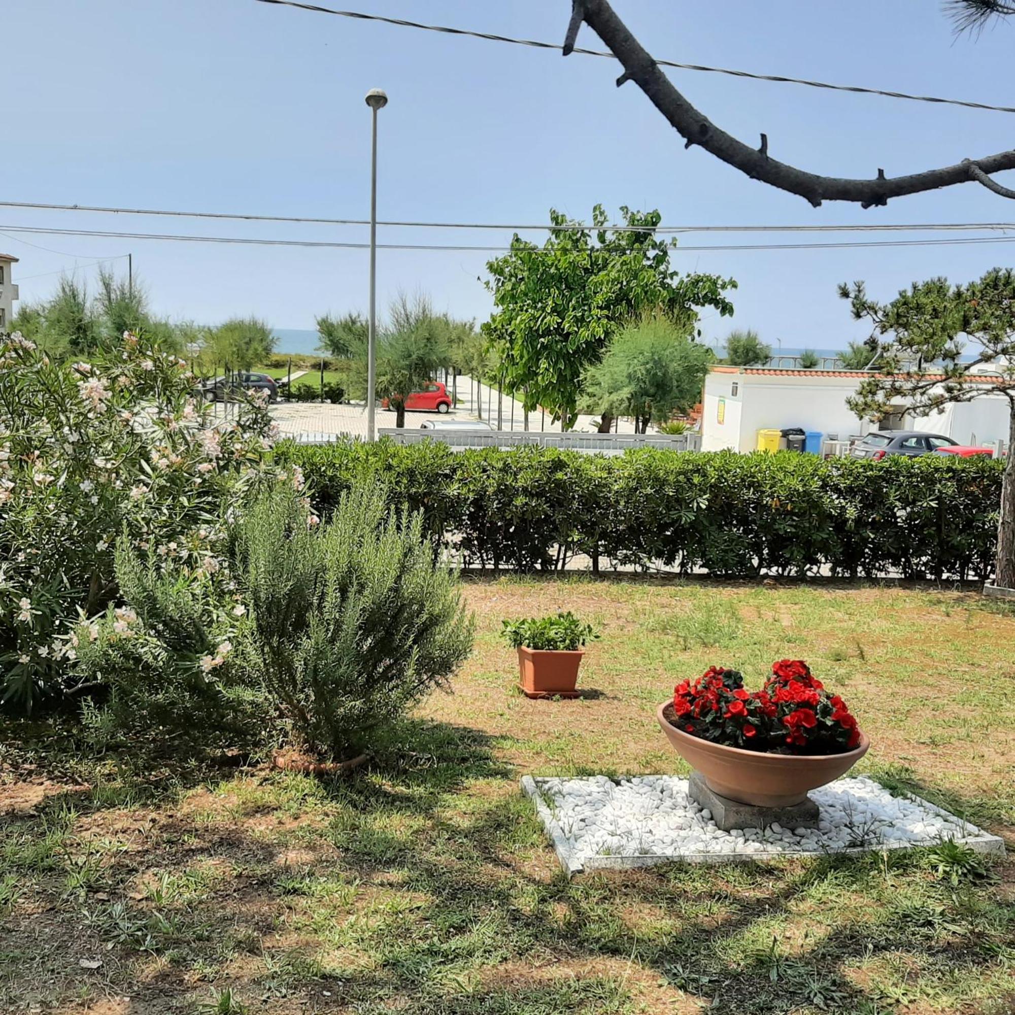 Appartamento In Villa Valentini, Fronte Mare, Giardino E Parcheggio Privato, Wifi, Dotato Di Tutti I Confort, Nel Golfo Di Gaeta Minturno Extérieur photo