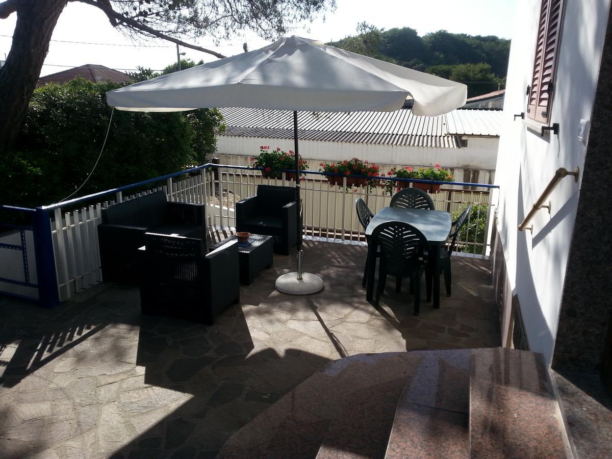 Appartamento In Villa Valentini, Fronte Mare, Giardino E Parcheggio Privato, Wifi, Dotato Di Tutti I Confort, Nel Golfo Di Gaeta Minturno Extérieur photo